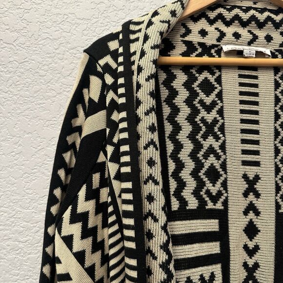 Black and White Geometric Cardigan, Open Front, Draped, Tribal Print, Aztec Boho - Picture 10 of 15